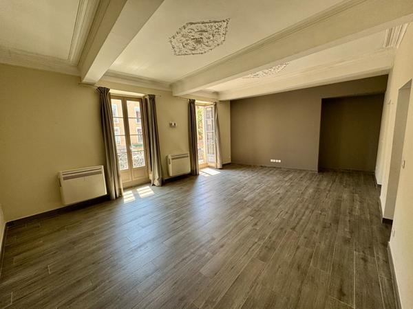 Appartement Nimes 5 pièce(s) 123.33 m2