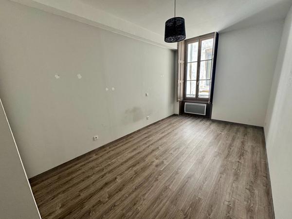 Appartement Nimes 5 pièce(s) 123.33 m2