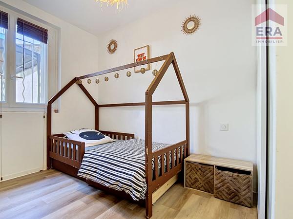 MARSEILLE 5EME - APPARTEMENT T3/4 - AVEC COUR INTERIEURE AU CALME - QUARTIER LA CONCEPTION