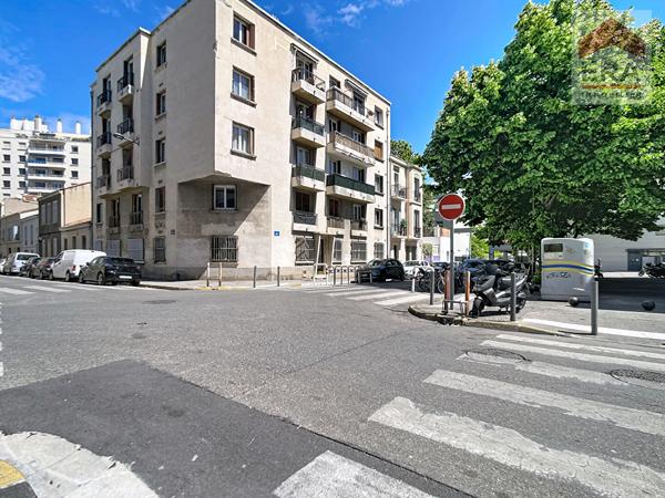 MARSEILLE 5EME - APPARTEMENT T3/4 - AVEC COUR INTERIEURE AU CALME - QUARTIER LA CONCEPTION