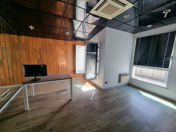 À louer – Bureaux 120 m² avec terrasse – Centre-ville de La Roche-sur-Yon