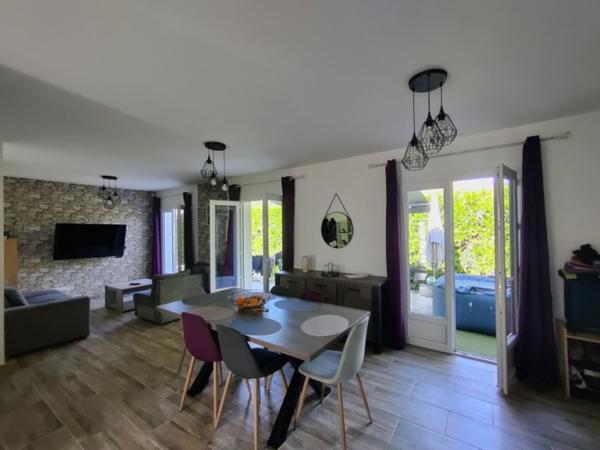 Maison  5 pièce(s)  4 chambre(s)  100 m²