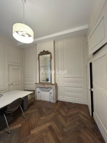 BUREAUX à LOUER de 198 m²