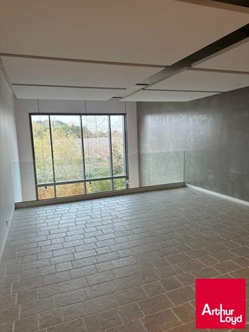 BUREAUX NEUFS 44.74 M² - A VENDRE - SUR BIARRITZ QUARTIER AEROPORT
