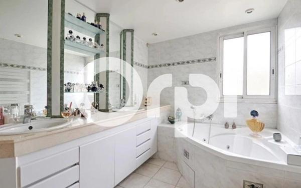 Appartement à louer    4 pièces • 119,36 m2 La Varenne - Saint-Maur-des-Fossés