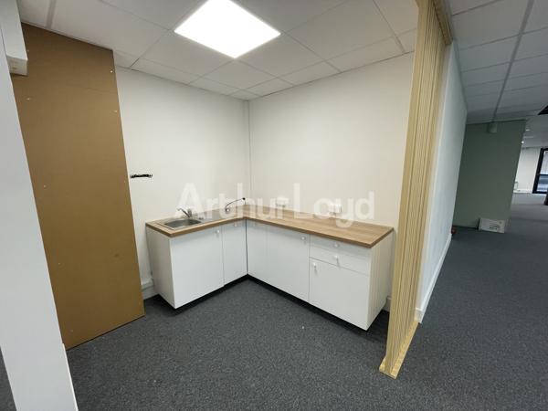 Location de Bureaux privatifs à deux pas de tous commerces et restaurations