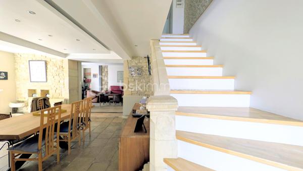 EXCLUSIVITE

Découvrez cette magnifique maison de 1800, récemment rénovée (2023), située à Luc-sur-Mer. 

Alliant charme ancien et confort moderne, elle offre une vie paisible à quelques minutes de la mer. 

Parfaitement agencée sur trois niveaux, cette maison offre 155 m² d'espace ( 166 au sol ) avec six pièces accueillantes comprenant quatre chambres, une salle d'eau et une salle de bain.

Au rez-de-chaussée, profitez d'un séjour chaleureux avec cheminée et une cuisine moderne parfaitement équipée. 

L'agencement soigné et les matériaux de qualité  confèrent à l'ensemble un confort optimal,  (un bon diagnostic énergétique en  C )  agrémenté par un chauffage individuel au gaz. 

Le calme et l'absence de vis-à-vis complètent cette atmosphère sereine.

  Notez par ailleurs que cette demeure est très ensoleillée grâce à son orientation sud où les bains de soleils en terrasse seront de rigueur !
A moins que vous ne préfériez vous prélasser dans le jardin toujours exposé sud. 

Le gros plus, une maison en pierre d'environ 70m² à restaurer pour accueillir les amis où avoir un apport financier supplémentaire en louant. 
Déjà une pièce (avec salle d'eau et wc) fonctionnelle.

Dans un quartier paisible, vous pourrez vous stationner dans la cour ou dans le garage de 30m².

Côté commodités, cette maison à fort potentiel est située non loin des écoles, commerces et services essentiels. 

Sa taxe foncière annuelle s'élève à 1300€. 
 
Pour résumer :
Maison principale 155m²
4 chambres (en étage et dont une suite parentale spacieuse sous combles)
1 salle d'eau 
1 salle de bain
1 wc par niveau
45m² de pièce de vie
Cuisine A/E séparée 
1 garage 30m²
2 ateliers de 14² chacun
1 maison a restaurer d'environ 70m²
Jardin, terrasse.

En vente et prête à vous accueillir, c'est un véritable coup de cœur à visiter sans tarder! 
Contactez Nathalie Demarquay pour plus d'informations.