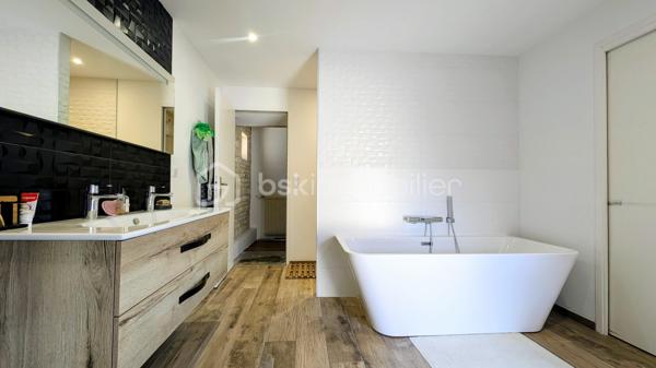 EXCLUSIVITE

Découvrez cette magnifique maison de 1800, récemment rénovée (2023), située à Luc-sur-Mer. 

Alliant charme ancien et confort moderne, elle offre une vie paisible à quelques minutes de la mer. 

Parfaitement agencée sur trois niveaux, cette maison offre 155 m² d'espace ( 166 au sol ) avec six pièces accueillantes comprenant quatre chambres, une salle d'eau et une salle de bain.

Au rez-de-chaussée, profitez d'un séjour chaleureux avec cheminée et une cuisine moderne parfaitement équipée. 

L'agencement soigné et les matériaux de qualité  confèrent à l'ensemble un confort optimal,  (un bon diagnostic énergétique en  C )  agrémenté par un chauffage individuel au gaz. 

Le calme et l'absence de vis-à-vis complètent cette atmosphère sereine.

  Notez par ailleurs que cette demeure est très ensoleillée grâce à son orientation sud où les bains de soleils en terrasse seront de rigueur !
A moins que vous ne préfériez vous prélasser dans le jardin toujours exposé sud. 

Le gros plus, une maison en pierre d'environ 70m² à restaurer pour accueillir les amis où avoir un apport financier supplémentaire en louant. 
Déjà une pièce (avec salle d'eau et wc) fonctionnelle.

Dans un quartier paisible, vous pourrez vous stationner dans la cour ou dans le garage de 30m².

Côté commodités, cette maison à fort potentiel est située non loin des écoles, commerces et services essentiels. 

Sa taxe foncière annuelle s'élève à 1300€. 
 
Pour résumer :
Maison principale 155m²
4 chambres (en étage et dont une suite parentale spacieuse sous combles)
1 salle d'eau 
1 salle de bain
1 wc par niveau
45m² de pièce de vie
Cuisine A/E séparée 
1 garage 30m²
2 ateliers de 14² chacun
1 maison a restaurer d'environ 70m²
Jardin, terrasse.

En vente et prête à vous accueillir, c'est un véritable coup de cœur à visiter sans tarder! 
Contactez Nathalie Demarquay pour plus d'informations.