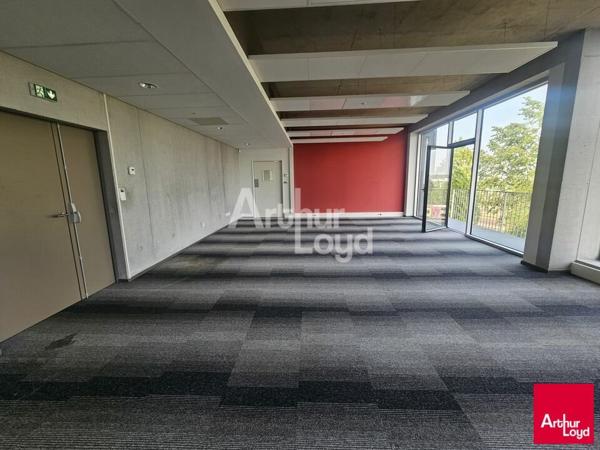 Angers Gare TGV Saint Laud plateau de bureaux de 553 m² à louer