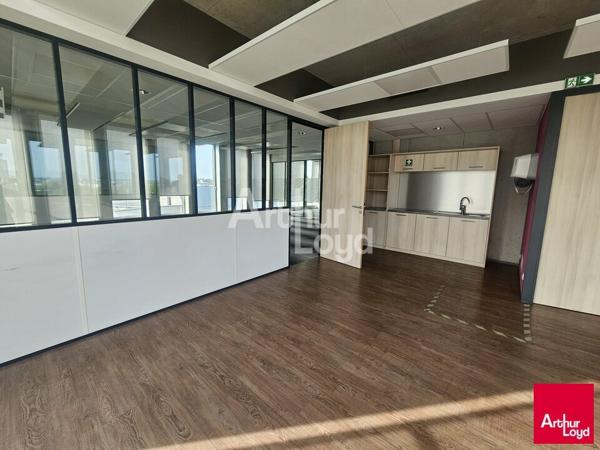 Angers Gare TGV Saint Laud plateau de bureaux de 553 m² à louer