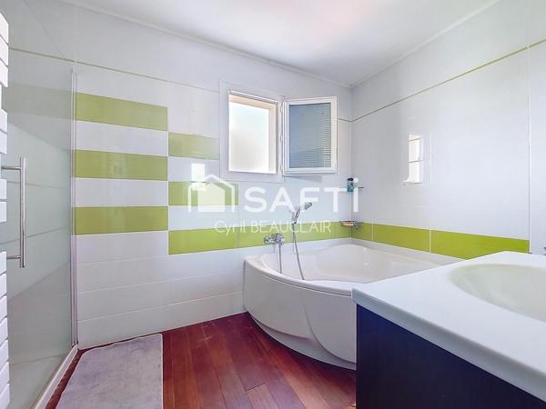 Maison 4 pièces 3 chambres, Sainte-Pazanne Bourg