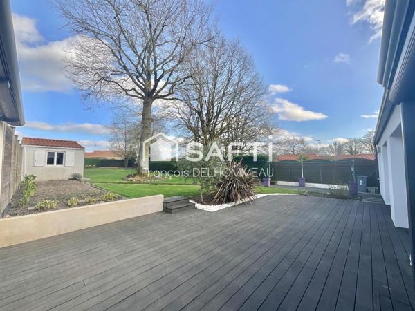 Maison de plain-pied 121m2, 3 chambres, 1 mezzanine, 1 garage proche du centre de Mouilleron