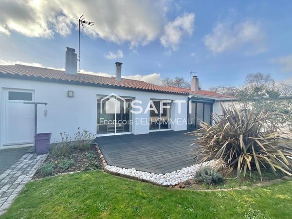 Maison de plain-pied 121m2, 3 chambres, 1 mezzanine, 1 garage proche du centre de Mouilleron