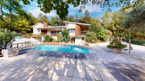 A VENDRE - Maison de 205m² à MONTOISON (26800)