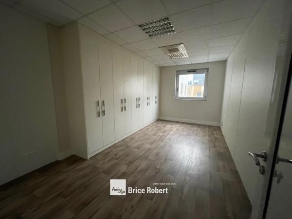Bureaux à louer avec parkings en sous sol à Caluire et Cuire surface 112 m2