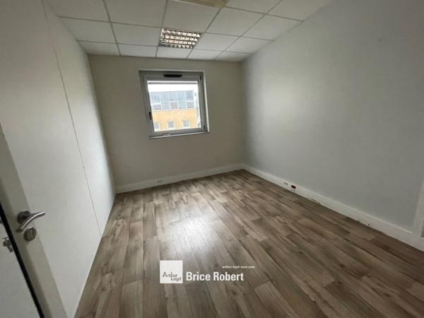 Bureaux à louer avec parkings en sous sol à Caluire et Cuire surface 112 m2