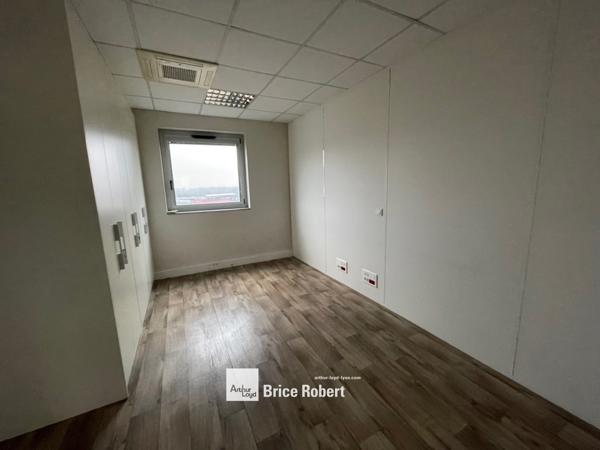 Bureaux à louer avec parkings en sous sol à Caluire et Cuire surface 112 m2