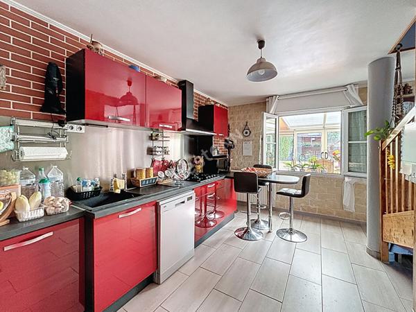 A vendre : Maison 5 pièces - trois chambres avec garage et charmant jardin à Rezé secteur Blordière