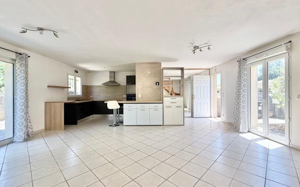 Maison à vendre    4 pièces •  Saint-Médard-en-Jalles