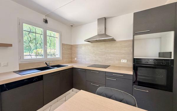 Maison à vendre    4 pièces •  Saint-Médard-en-Jalles