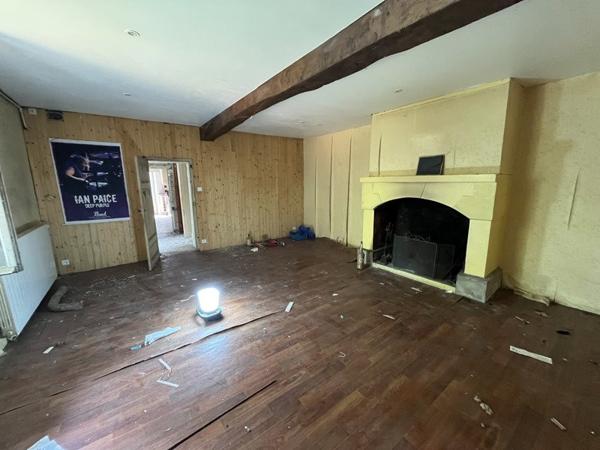 Maison à vendre 100 000 € Sauveterre-Saint-Denis 4 p 197 m² DPE E