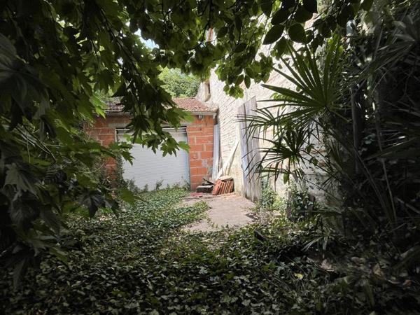 Maison à vendre 100 000 € Sauveterre-Saint-Denis 4 p 197 m² DPE E