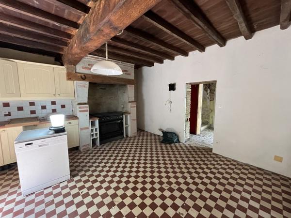 Maison à vendre 100 000 € Sauveterre-Saint-Denis 4 p 197 m² DPE E
