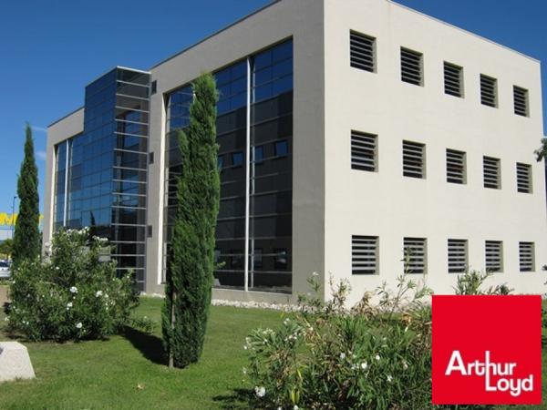 Bureaux à louer à Avignon avec parking et fibre optique dans immeuble sécurisé