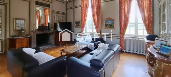 CHÂTEAU DU XIV, XV, XIX SIÈCLE AVEC 17 HECTARES