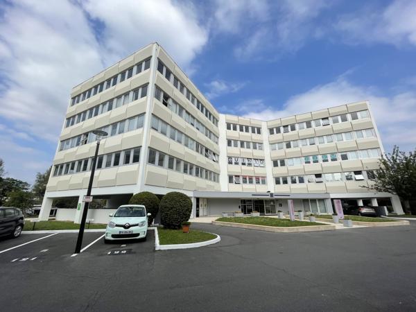 Bureaux à louer à Osny surfaces divisibles dès 89 m² et services à proximité