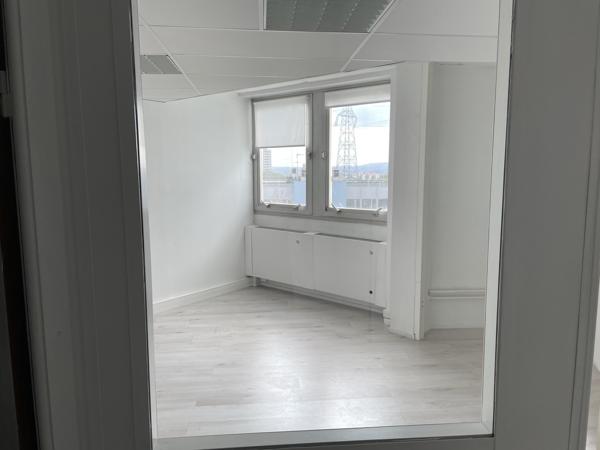 Bureaux à louer à Osny surfaces divisibles dès 89 m² et services à proximité