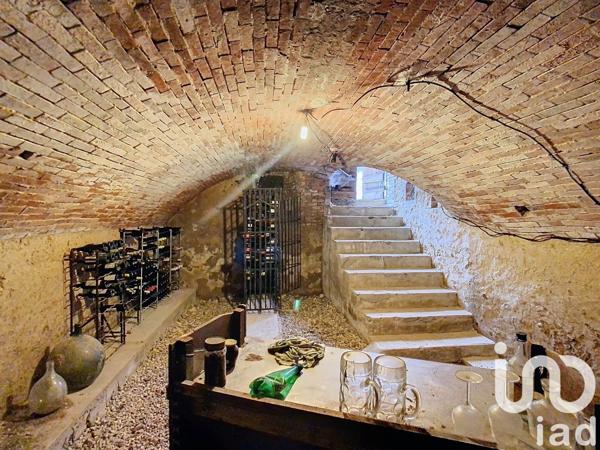 Longère 7 pièces de 207 m² à Les Bordes (89500)