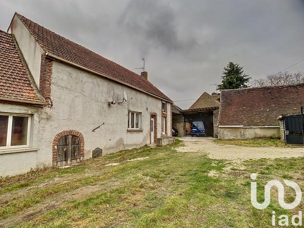 Longère 7 pièces de 207 m² à Les Bordes (89500)