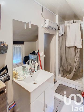 Longère 7 pièces de 207 m² à Les Bordes (89500)