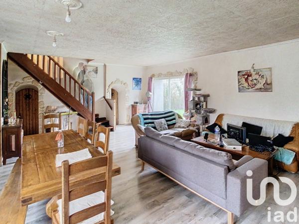 Longère 7 pièces de 207 m² à Les Bordes (89500)