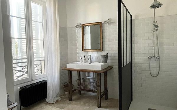 Maison à vendre    7 pièces • 342 m2 Niort