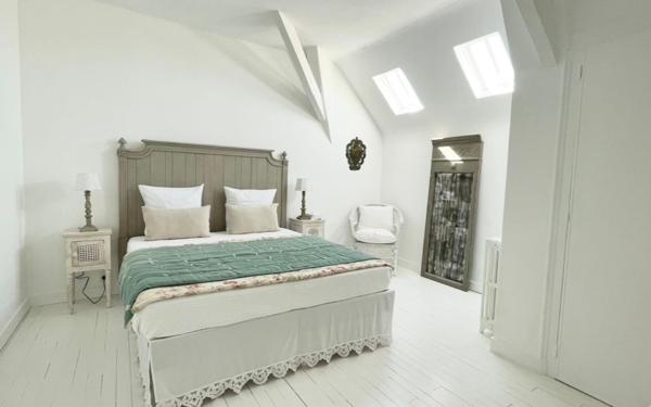 Maison à vendre    7 pièces • 342 m2 Niort