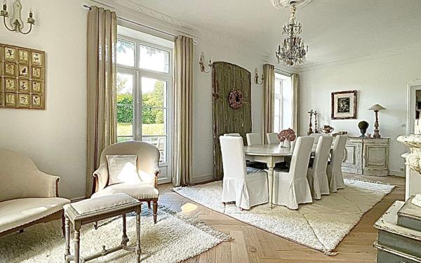 Maison à vendre    7 pièces • 342 m2 Niort