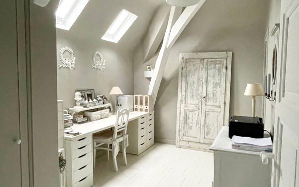 Maison à vendre    7 pièces • 342 m2 Niort