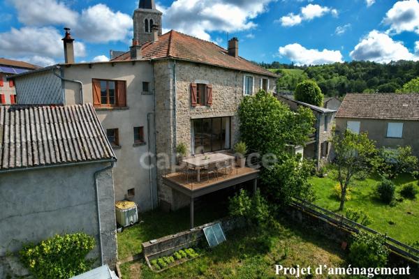 MAISON DE VILLAGE DE 110 M2, TERRAIN DE 3 476 M2, 4 CHAMBRES, DOUBLE GARAGE DE 62 M2, GARAGE, ATELIERS, CAVE VOÛTÉE, TF 251€