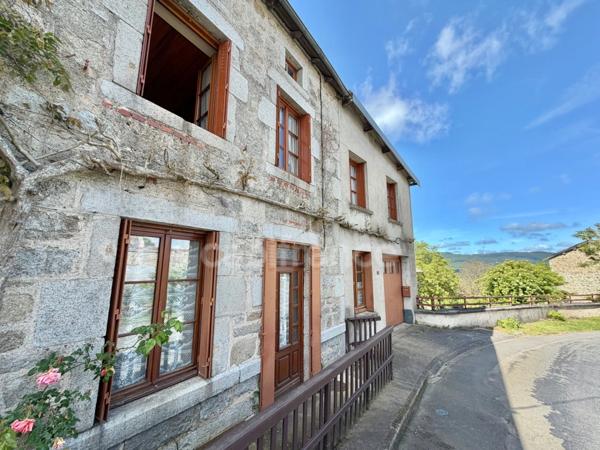 MAISON DE VILLAGE DE 110 M2, TERRAIN DE 3 476 M2, 4 CHAMBRES, DOUBLE GARAGE DE 62 M2, GARAGE, ATELIERS, CAVE VOÛTÉE, TF 251€