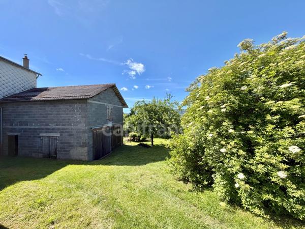 MAISON DE VILLAGE DE 110 M2, TERRAIN DE 3 476 M2, 4 CHAMBRES, DOUBLE GARAGE DE 62 M2, GARAGE, ATELIERS, CAVE VOÛTÉE, TF 251€