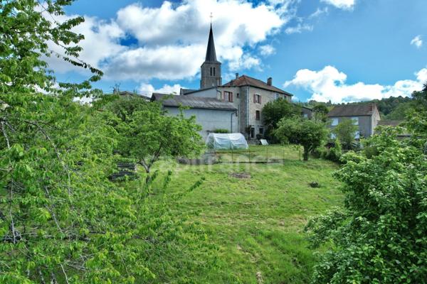 MAISON DE VILLAGE DE 110 M2, TERRAIN DE 3 476 M2, 4 CHAMBRES, DOUBLE GARAGE DE 62 M2, GARAGE, ATELIERS, CAVE VOÛTÉE, TF 251€