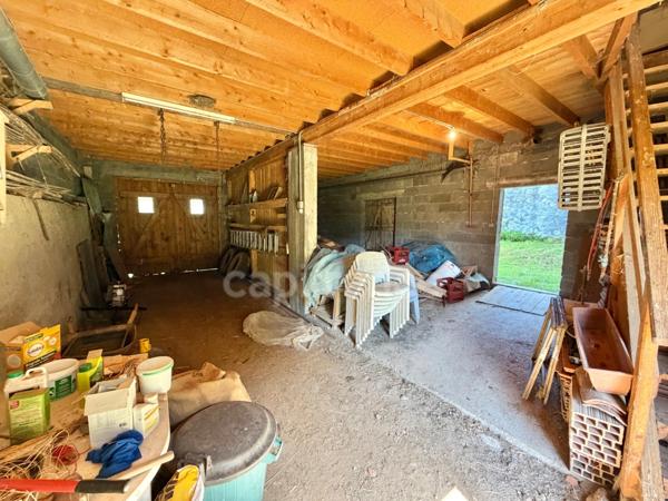 MAISON DE VILLAGE DE 110 M2, TERRAIN DE 3 476 M2, 4 CHAMBRES, DOUBLE GARAGE DE 62 M2, GARAGE, ATELIERS, CAVE VOÛTÉE, TF 251€