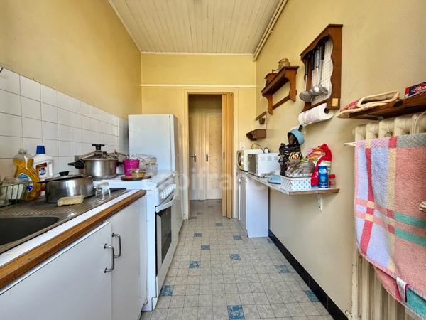 MAISON DE VILLAGE DE 110 M2, TERRAIN DE 3 476 M2, 4 CHAMBRES, DOUBLE GARAGE DE 62 M2, GARAGE, ATELIERS, CAVE VOÛTÉE, TF 251€