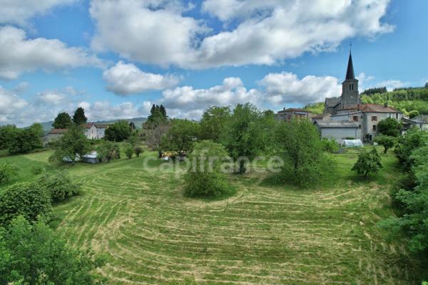 MAISON DE VILLAGE DE 110 M2, TERRAIN DE 3 476 M2, 4 CHAMBRES, DOUBLE GARAGE DE 62 M2, GARAGE, ATELIERS, CAVE VOÛTÉE, TF 251€