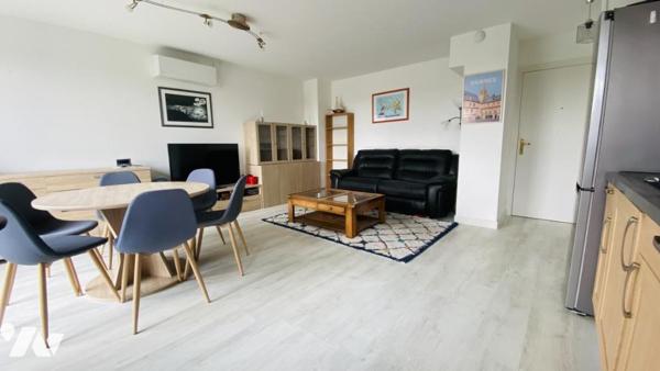 Superbe T3 dernier étage avec terrasse de 24 m² – Plescop / 10 min de Vannes