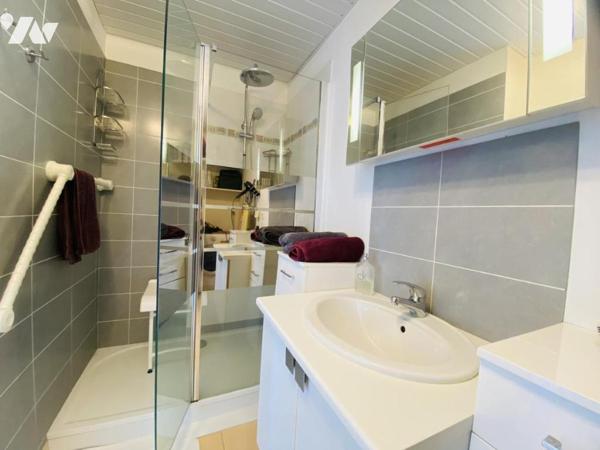 Superbe T3 dernier étage avec terrasse de 24 m² – Plescop / 10 min de Vannes