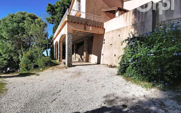 Maison à vendre    6 pièces •  Toulon
