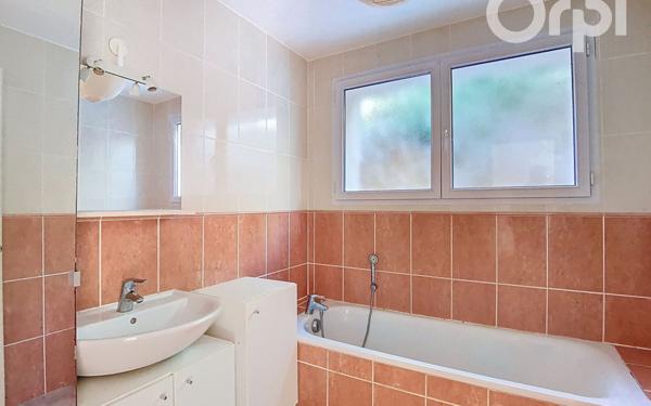 Maison à vendre    6 pièces •  Toulon